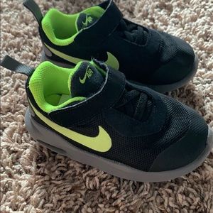 Toddler boys Nike size 7c